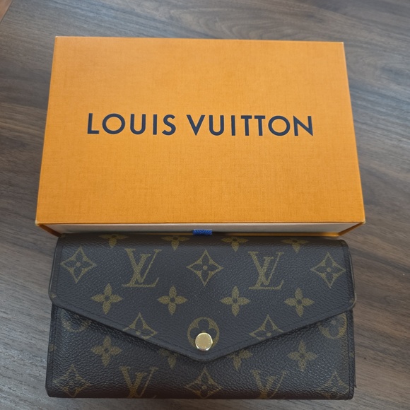 Louis Vuitton Handbags - Louis Vuitton wallet